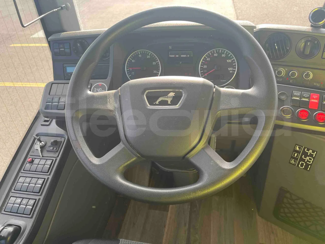 Man Lion's Intercity - steering wheel photo