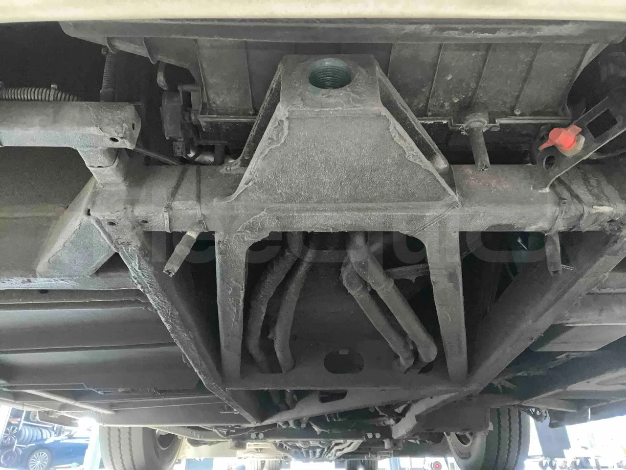 Man Lion's Intercity - front axle left side