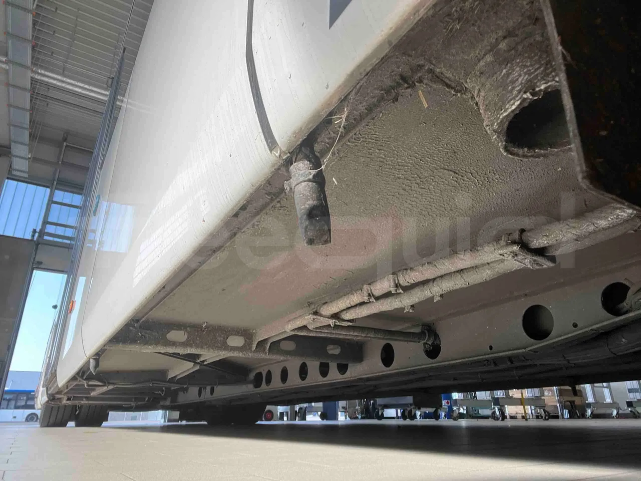 Man Lion's Intercity - front axle right side