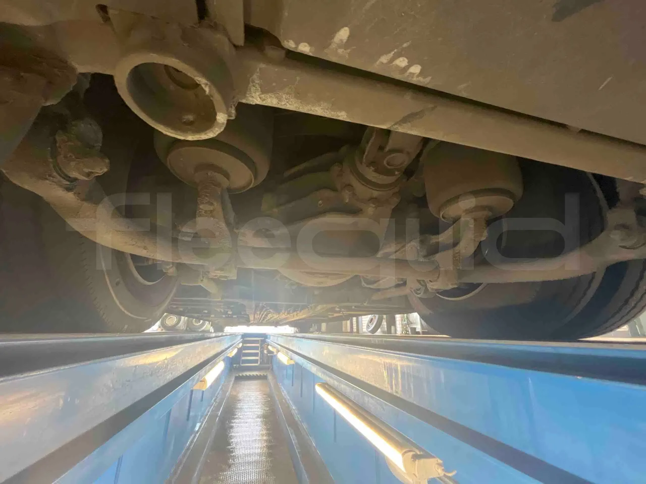 Man Lion's Intercity - axle 3 left side