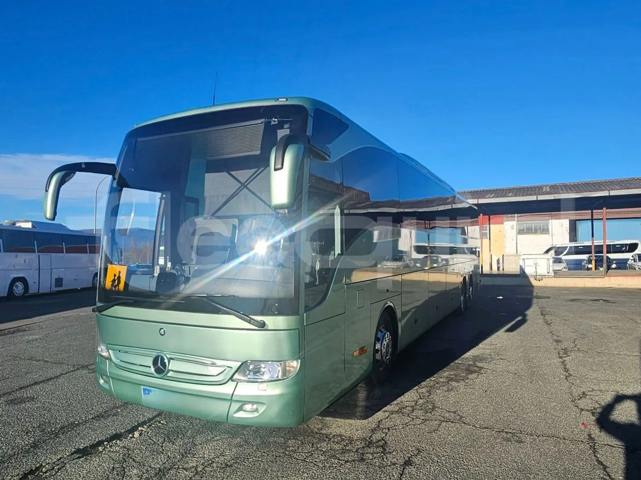 Mercedes-Benz Tourismo RHD L - Euro6 - 315kW - 13.990mt - 3/4 left rear side