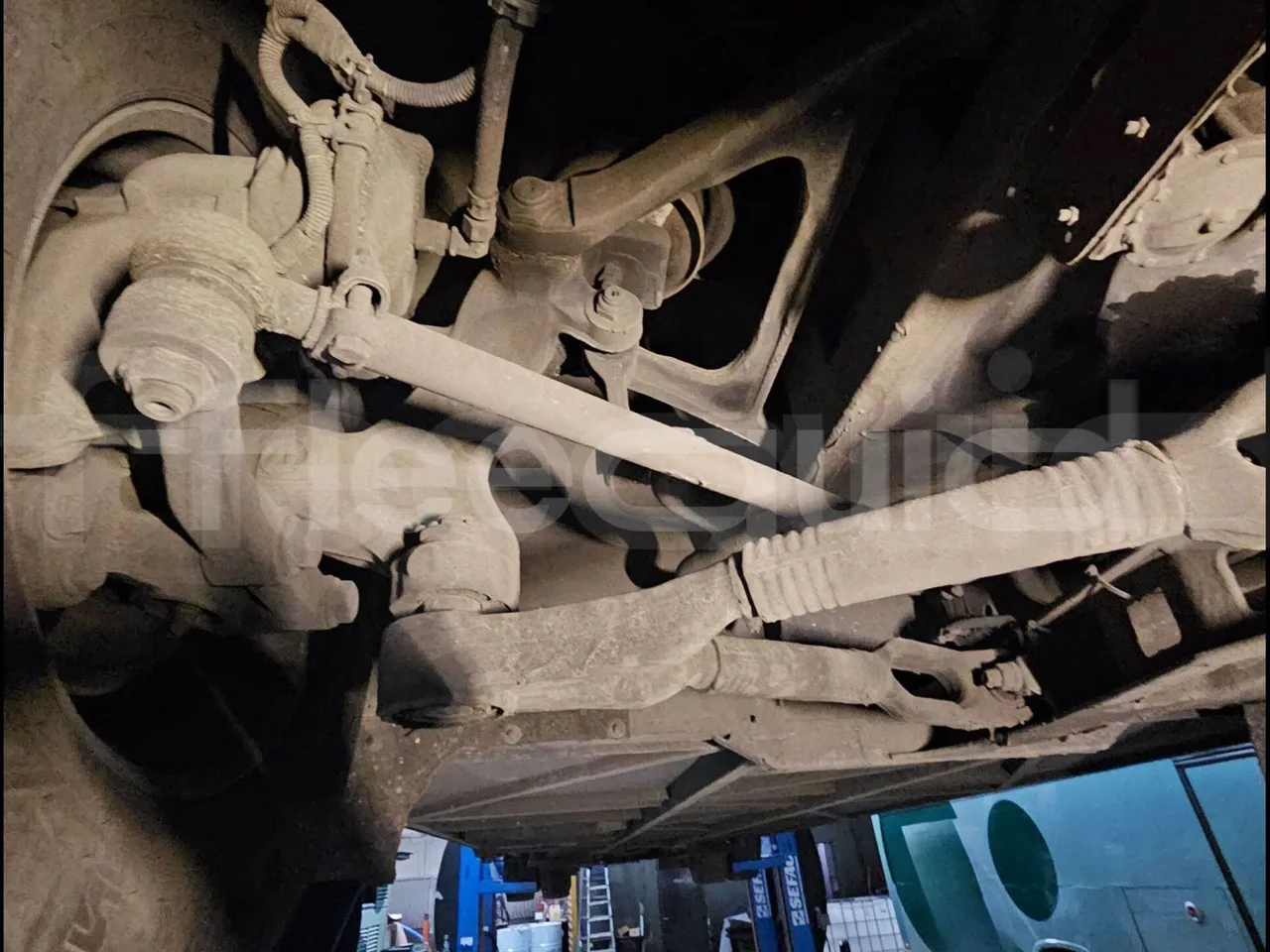 Mercedes-Benz Tourismo RHD L - Euro6 - 315kW - 13.990mt - front brake calipers left