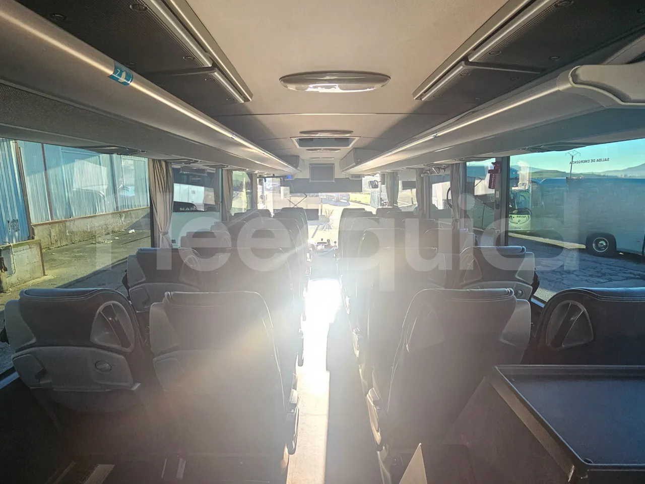 Mercedes-Benz Tourismo RHD L - Euro6 - 315kW - 13.990mt - roof hatch 1