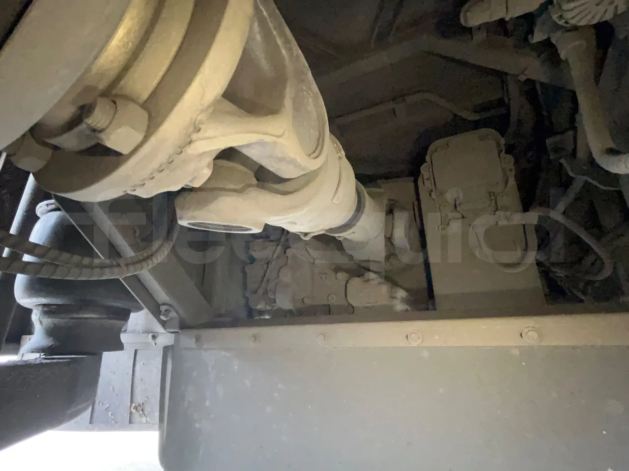 Iveco Crossway CBCWE3-00 - Euro 6 - 265 Kw - 12.962mt - driveshaft photo