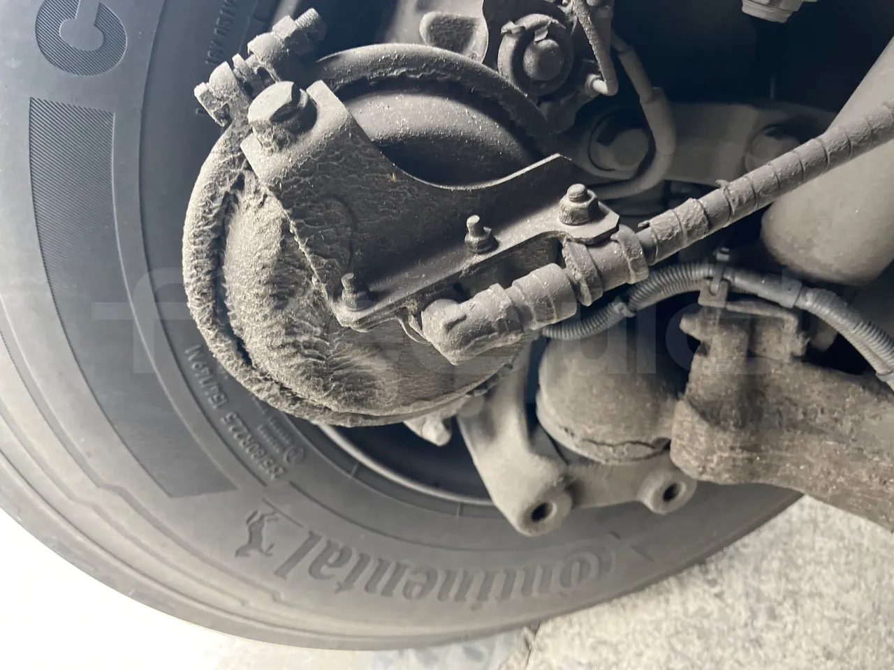 Iveco Crossway CBCWE3-00 - Euro 6 - 265 Kw - 12.962mt - front brake calipers right