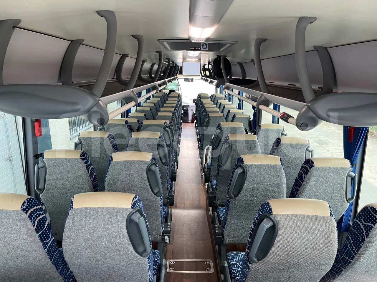 Iveco Crossway CBCWE3-00 - Euro 6 - 265 Kw - 12.962mt - forward view middle aisle