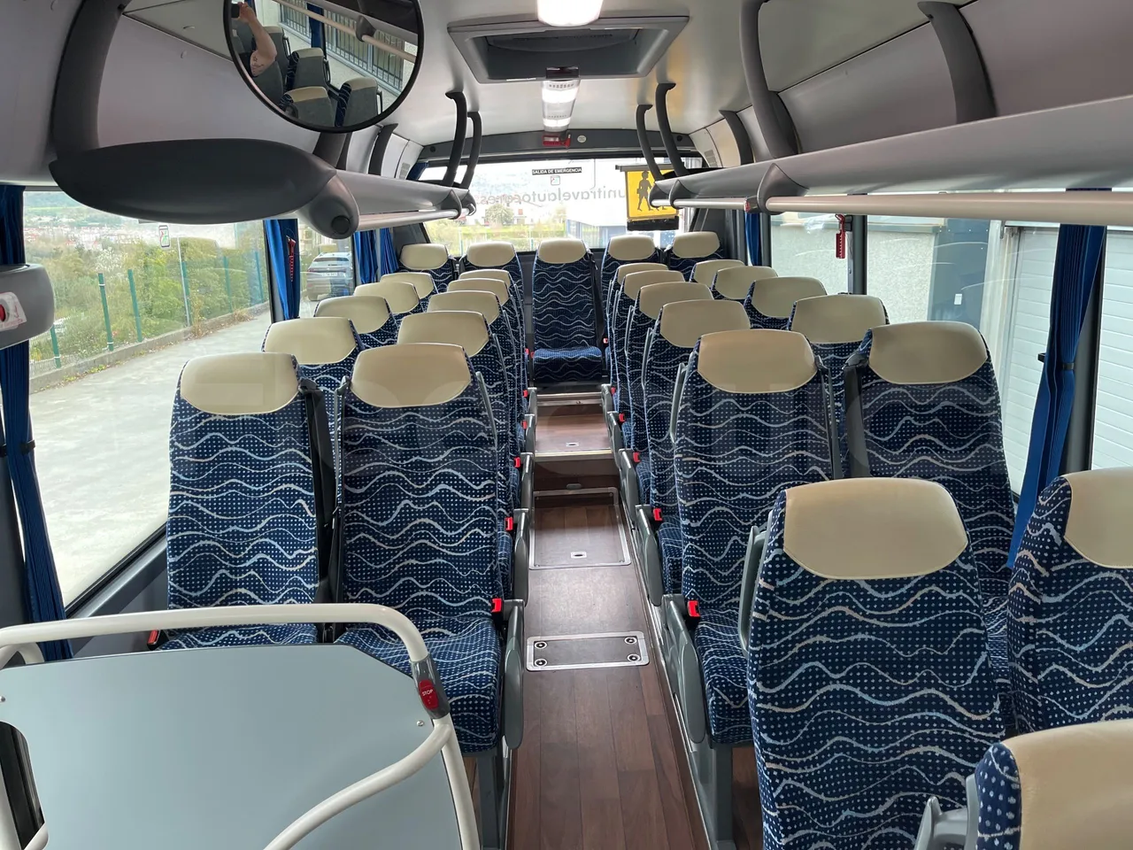 Iveco Crossway CBCWE3-00 - Euro 6 - 265 Kw - 12.962mt - reverse view middle aisle