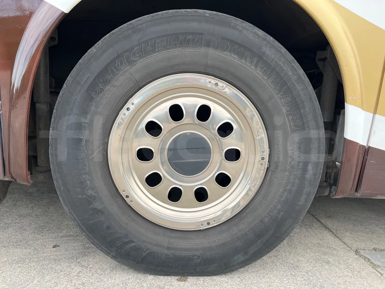 Iveco Crossway CBCWE3-00 - Euro 6 - 265 Kw - 12.962mt - tread condition front tires left