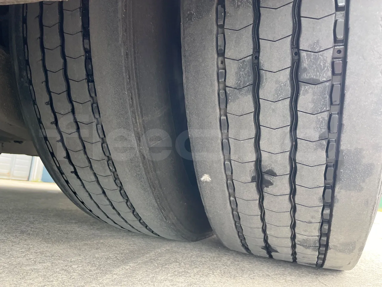 Iveco Crossway CBCWE3-00 - Euro 6 - 265 Kw - 12.962mt - tread condition second axle tires left