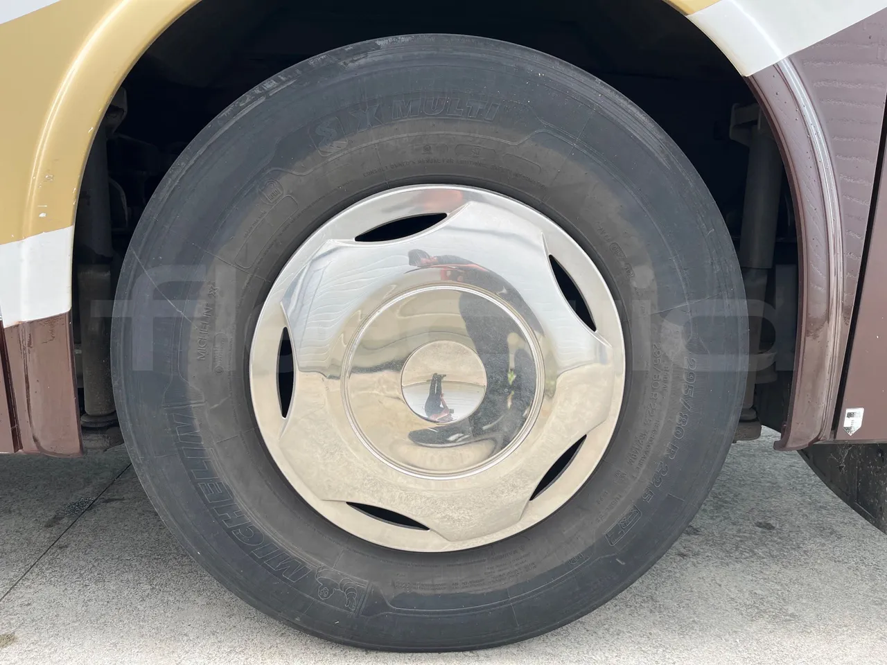 Iveco Crossway CBCWE3-00 - Euro 6 - 265 Kw - 12.962mt - tread condition second axle tires right