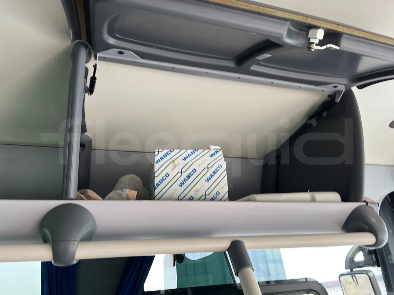 Iveco Crossway CBCWE3-00 - Euro 6 - 265 Kw - 12.962mt - overhead compartments photo