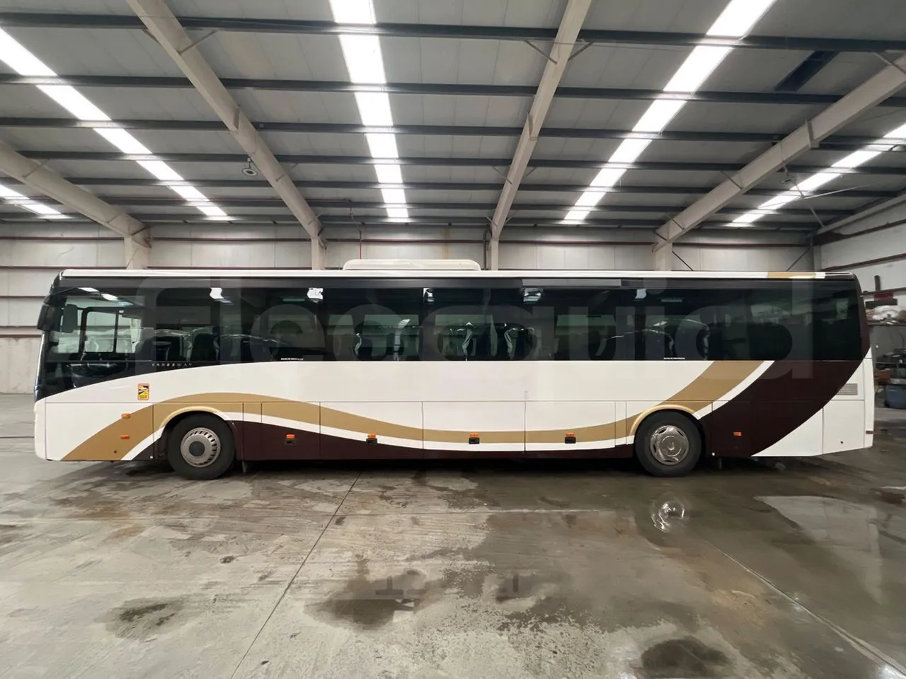 Iveco Crossway CBCWE3-00 - Euro 6 - 265 Kw - 12.962mt - left side photo