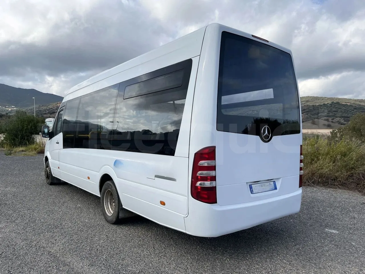 Mercedes-Benz Sprinter O 515 NF - Euro4 - 110kW - 7.700mt - right side doors open