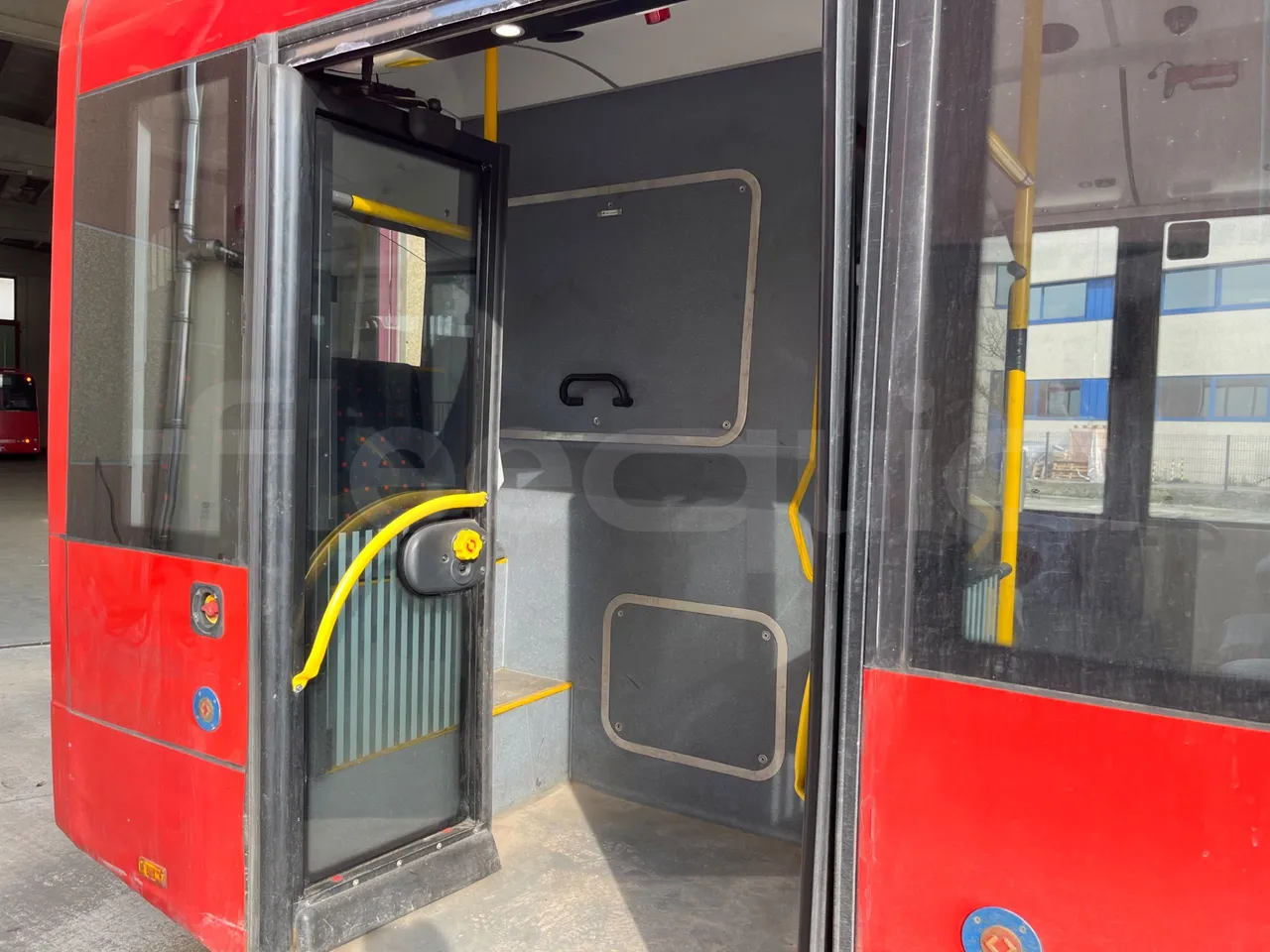 Solaris Urbino 12 - Euro6 - 240kW - 12mt - floor hatches photo