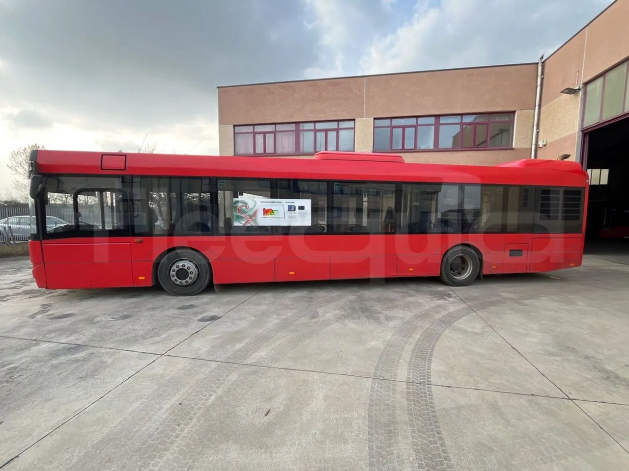 Solaris Urbino 12 - Euro6 - 240kW - 12mt - left side photo