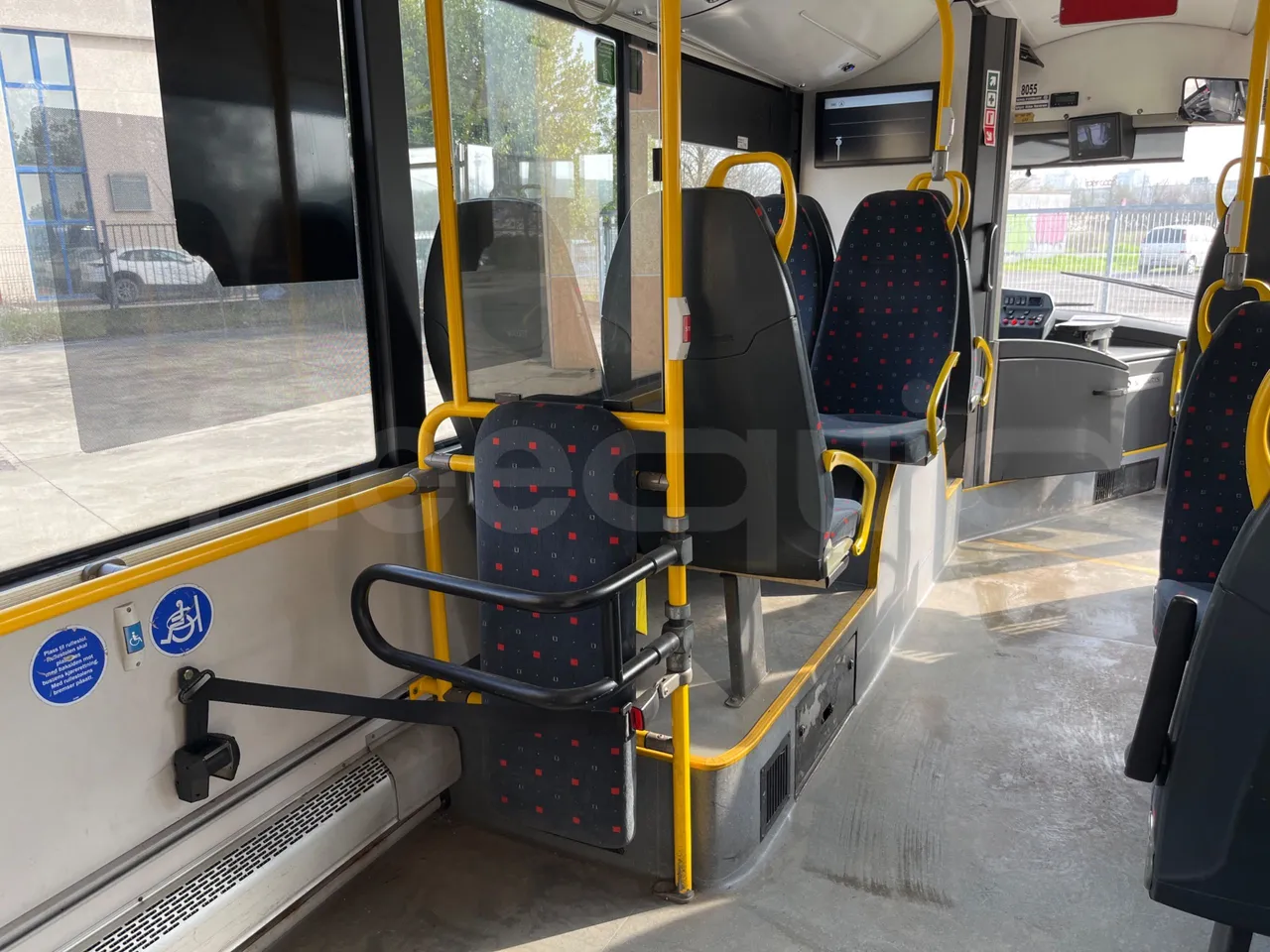 Solaris Urbino 12 - Euro6 - 240kW - 12mt - table detail photo