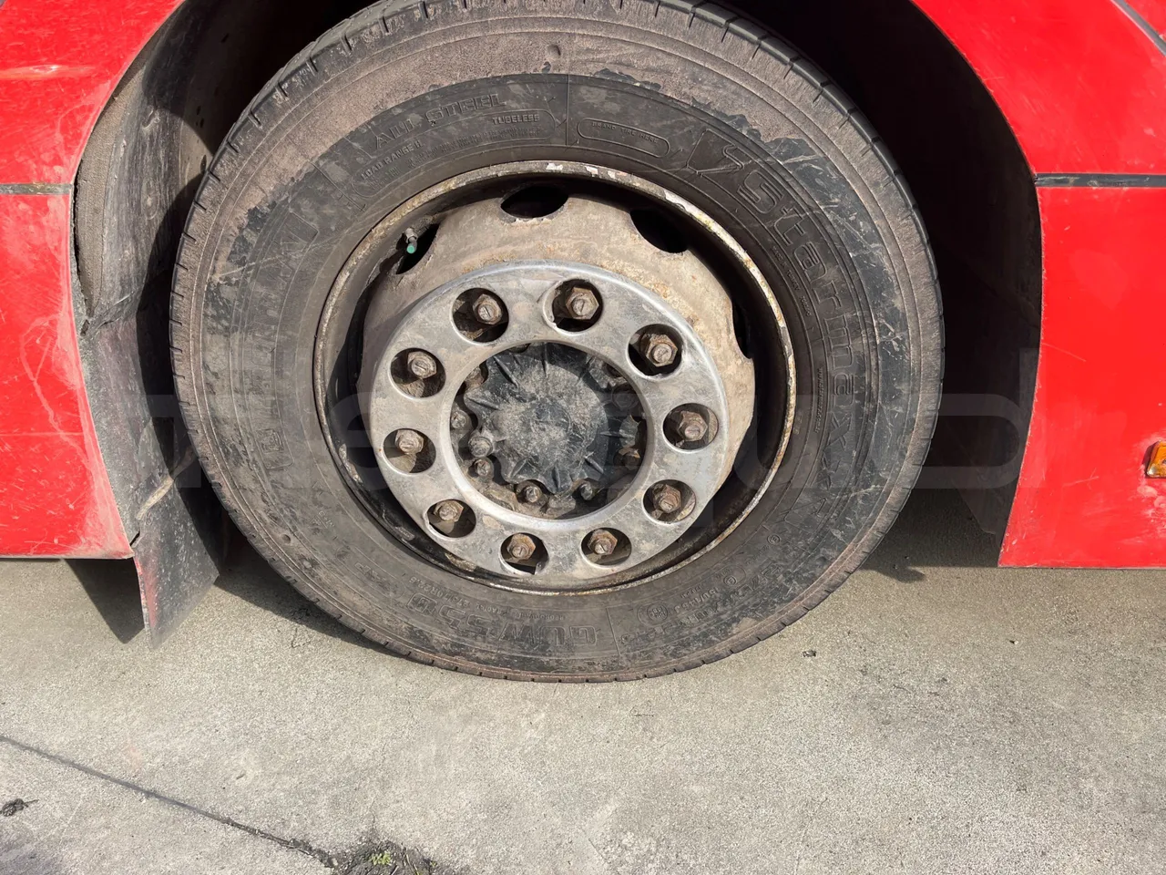 Solaris Urbino 12 - Euro6 - 240kW - 12mt - front left tire measurements