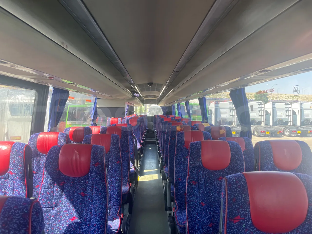 Volvo B12B 6X2 - EUR4 - 338kW -14.995m - buttons panels on (mandatory for bus to scrap)
