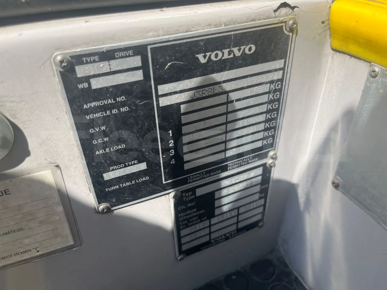 Volvo B12B 6X2 - EUR4 - 338kW -14.995m - chassis VIN photo (mandatory  for bus to scrap)