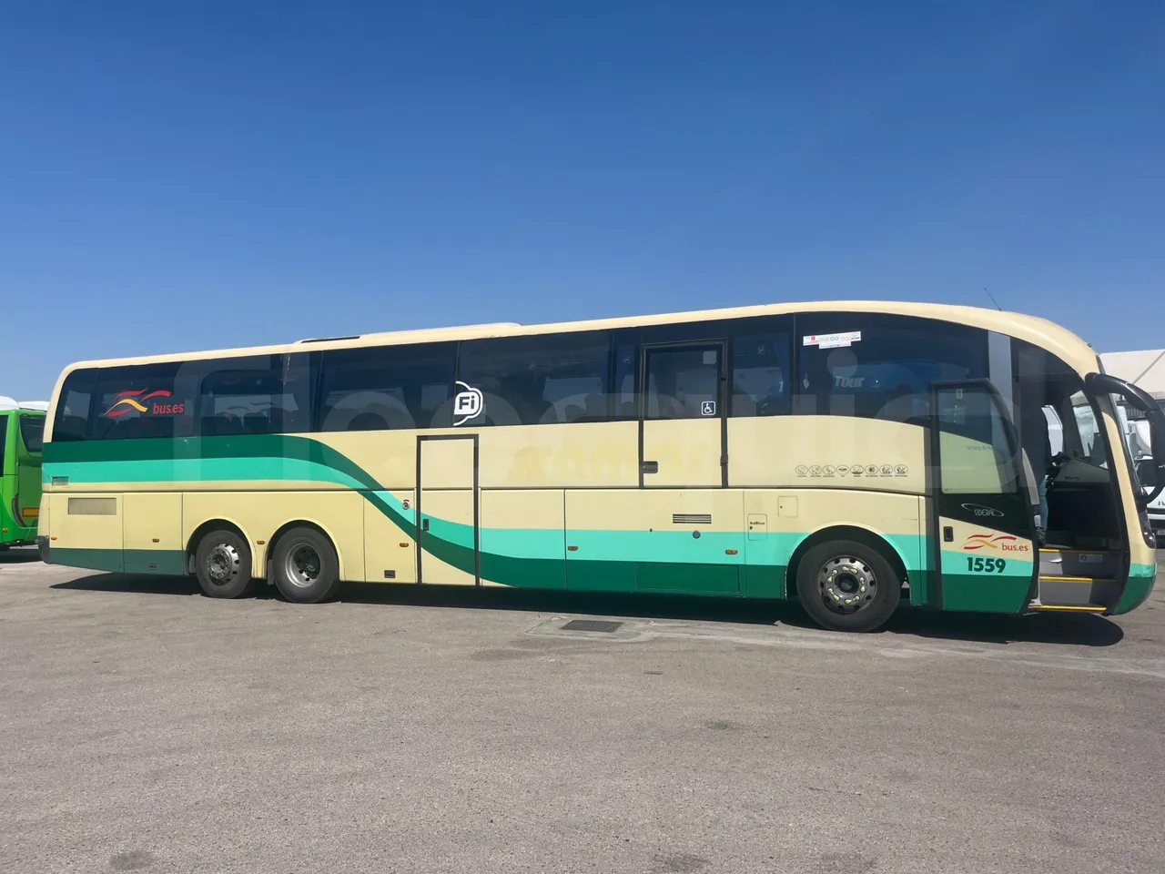 Volvo B12B 6X2 - EUR4 - 338kW -14.995m - air conditioning compressor (mandatory  for bus to scrap)