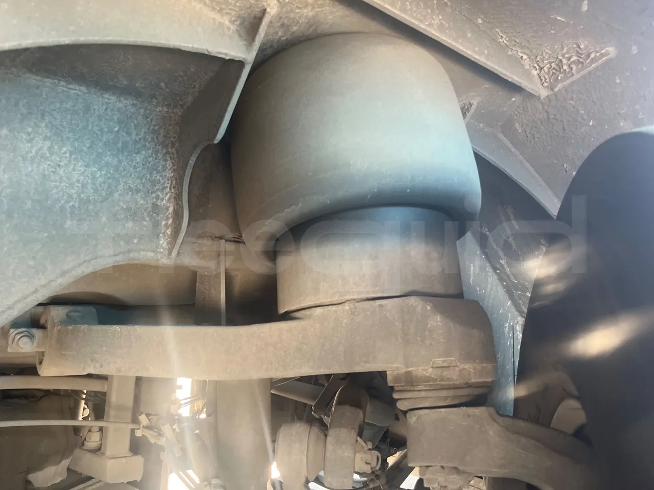 Volvo B12B 6X2 - EUR4 - 338kW -14.995m - front brake calipers right
