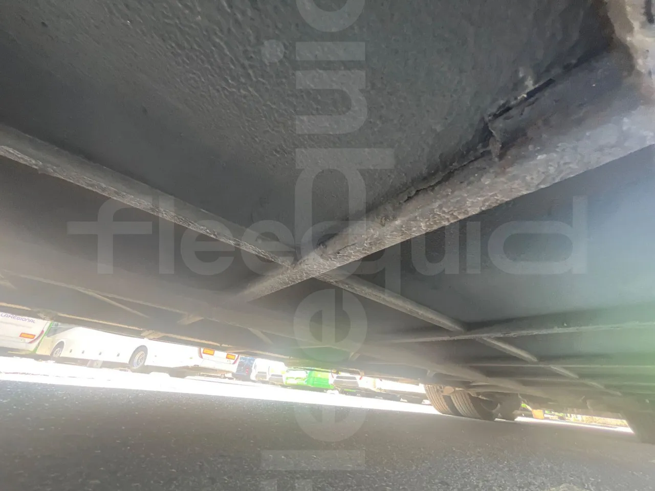 Volvo B12B 6X2 - EUR4 - 338kW -14.995m - front shock absorbers right