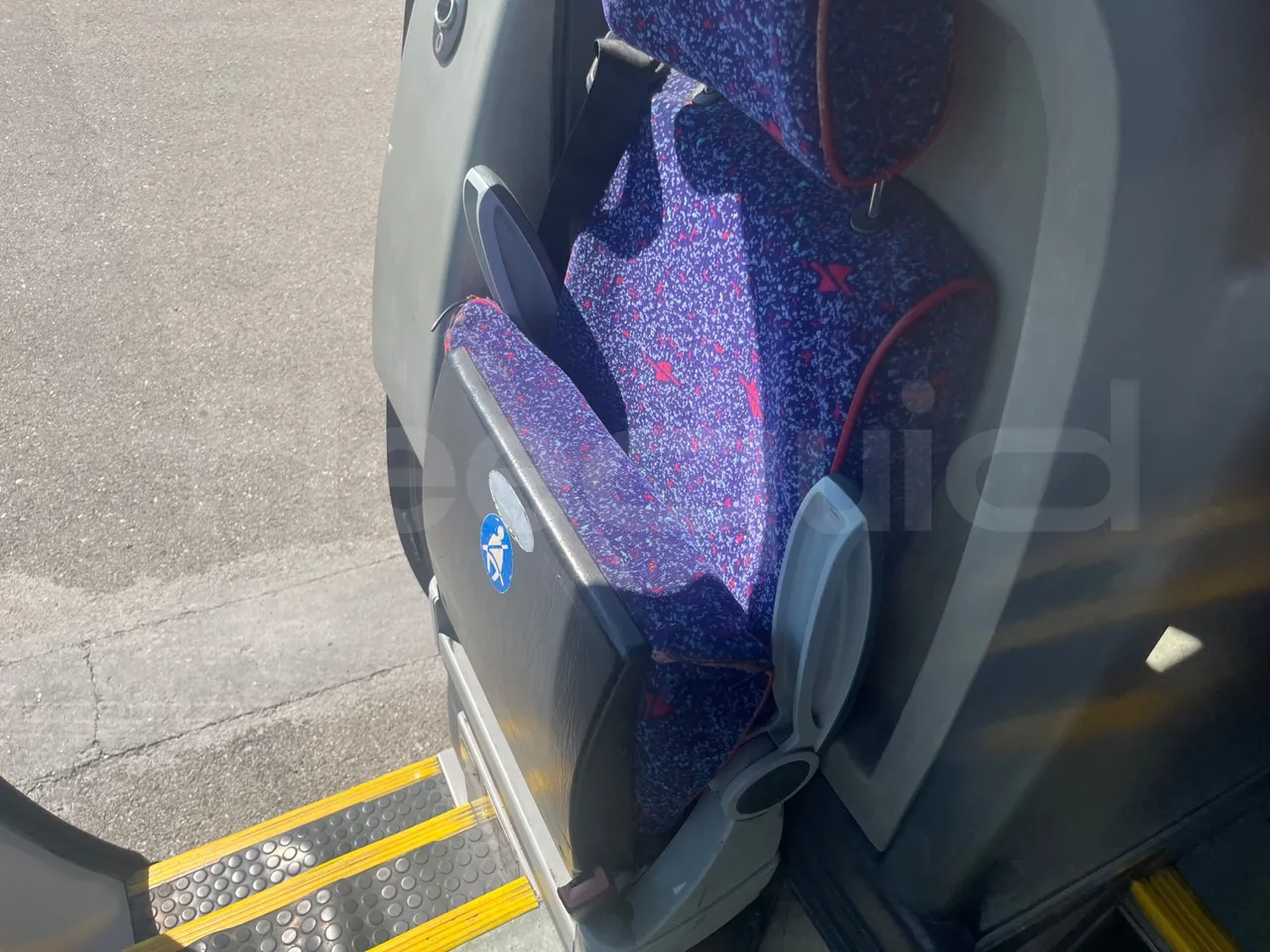 Volvo B12B 6X2 - EUR4 - 338kW -14.995m - hostess seat photo