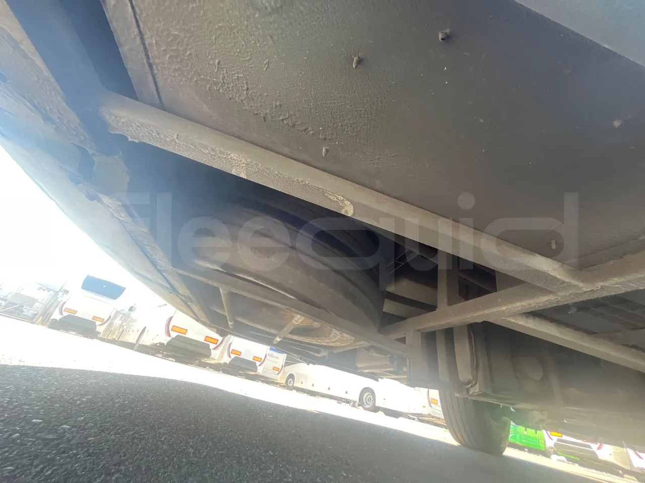 Volvo B12B 6X2 - EUR4 - 338kW -14.995m - front undercarriage from front