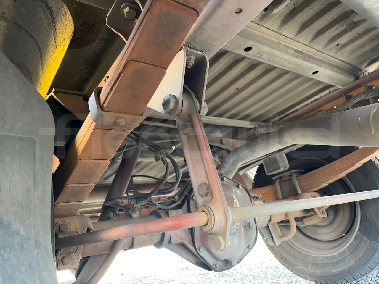 Iveco Turbo Daily A45E10 - EUR2 - 76kW - 6.880 - axel 2 air springs 1 left