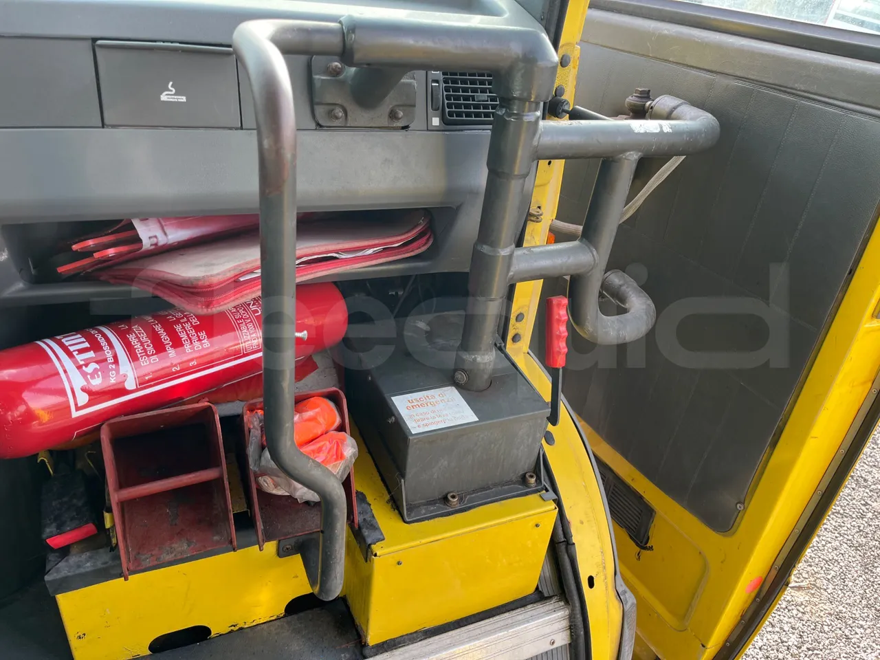 Iveco Turbo Daily A45E10 - EUR2 - 76kW - 6.880 - door mechanism photo