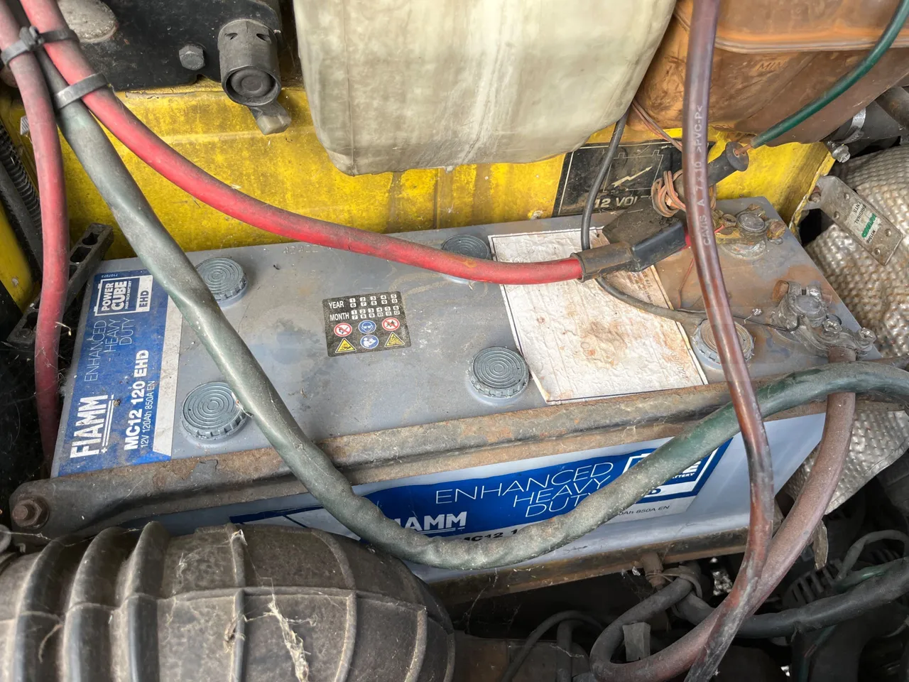 Iveco Turbo Daily A45E10 - EUR2 - 76kW - 6.880 - external compartments photo