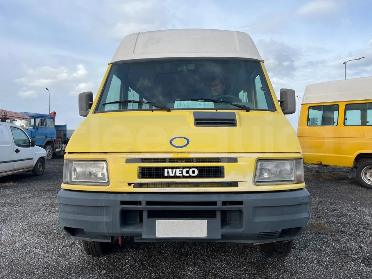 Iveco Turbo Daily A45E10 - EUR2 - 76kW - 6.880 - front photo