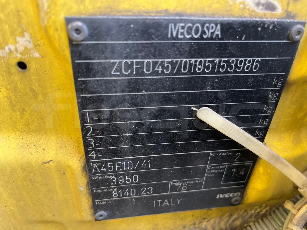 Iveco Turbo Daily A45E10 - EUR2 - 76kW - 6.880 - vehicle plate photo