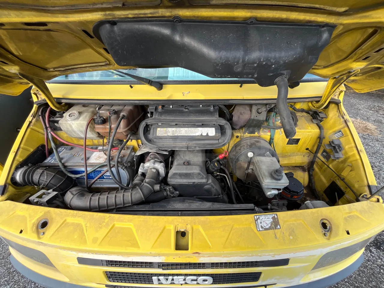 Iveco Turbo Daily A45E10 - EUR2 - 76kW - 6.880 - rear hatch open