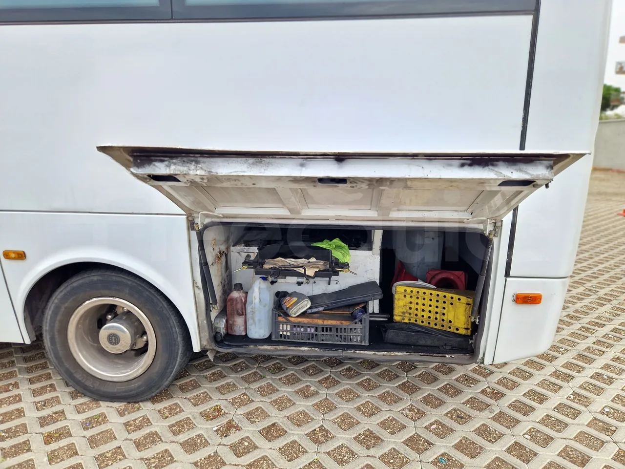 Isuzu Novo S801 - Euro5 - 140kw - 7.270mt - jack and driver keys