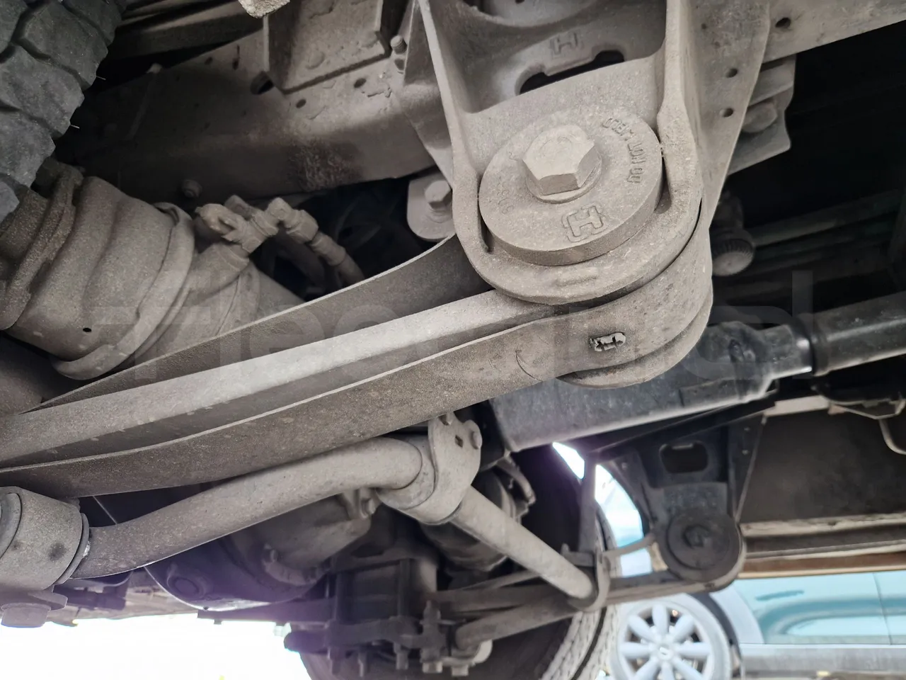 Isuzu Novo S801 - Euro5 - 140kw - 7.270mt - axel 2 air springs 1 right