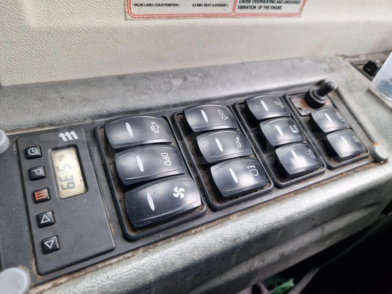 Isuzu Novo S801 - Euro5 - 140kw - 7.270mt - onboard devices 2