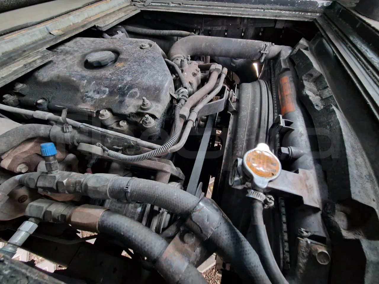 Isuzu Novo S801 - Euro5 - 140kw - 7.270mt - air conditioning compressor