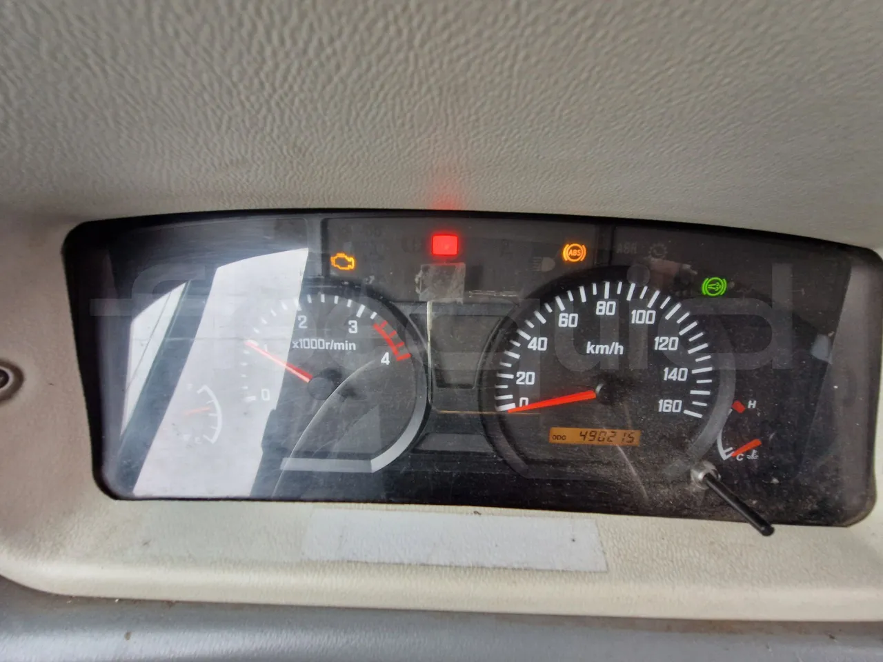 Isuzu Novo S801 - Euro5 - 140kw - 7.270mt - dashboard lights on