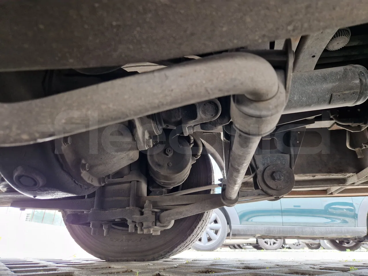 Isuzu Novo S801 - Euro5 - 140kw - 7.270mt - axle 2 discs right
