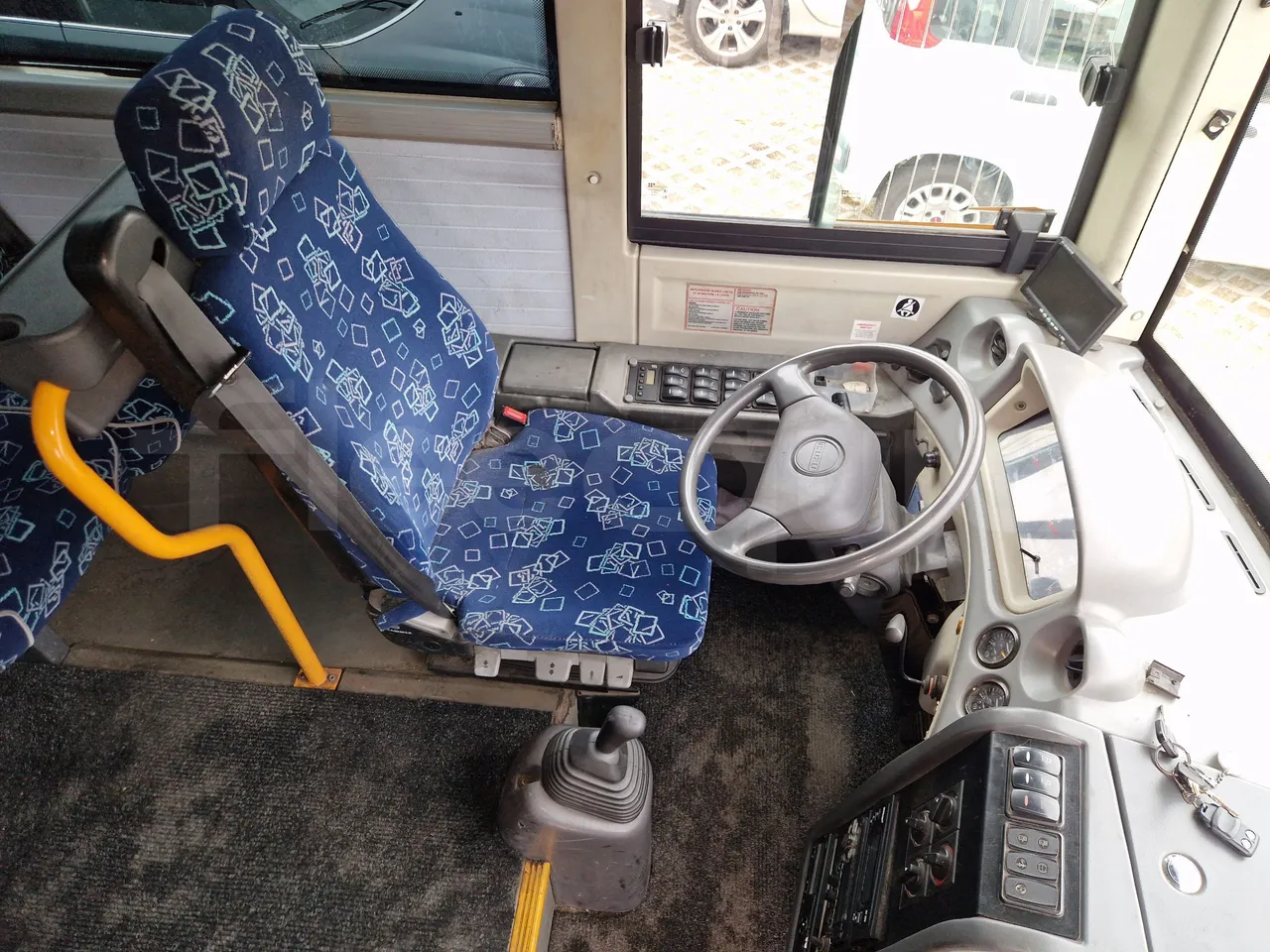 Isuzu Novo S801 - Euro5 - 140kw - 7.270mt - driver's seat photo