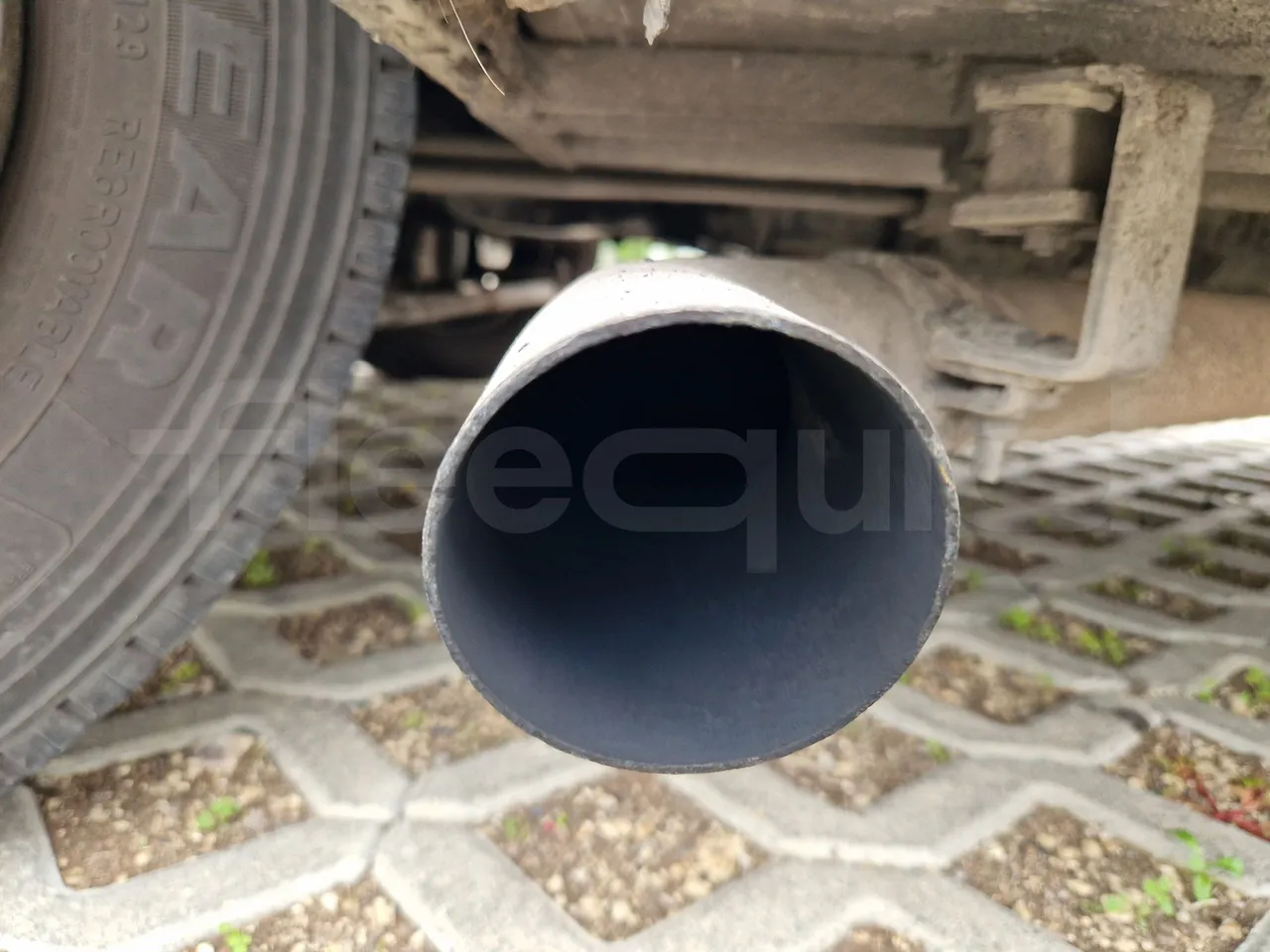 Isuzu Novo S801 - Euro5 - 140kw - 7.270mt - exhaust photo
