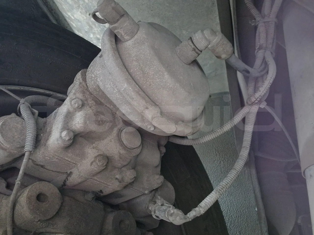 Isuzu Novo S801 - Euro5 - 140kw - 7.270mt - front brake calipers left