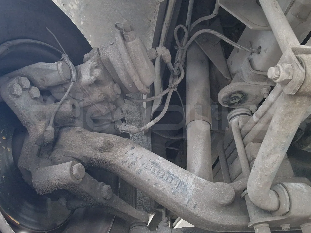 Isuzu Novo S801 - Euro5 - 140kw - 7.270mt - front shock absorbers left