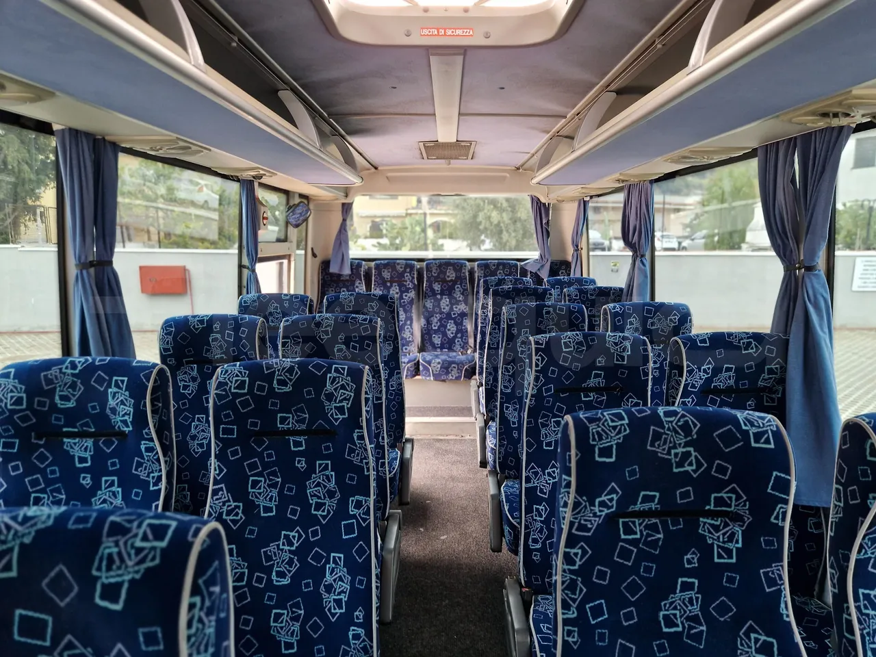Isuzu Novo S801 - Euro5 - 140kw - 7.270mt - reverse view middle aisle