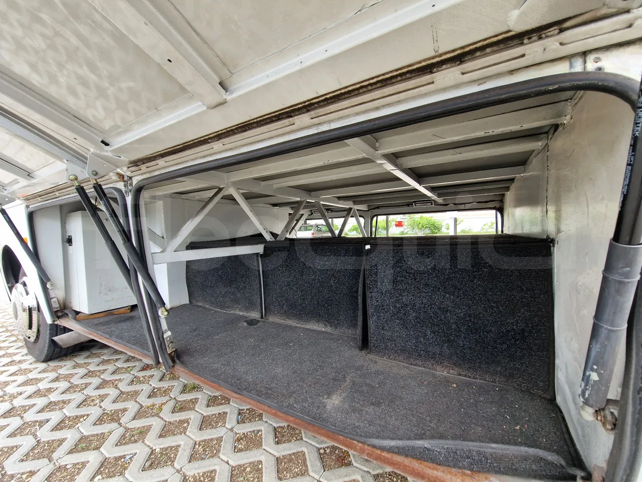 Isuzu Novo S801 - Euro5 - 140kw - 7.270mt - internal frame rust check