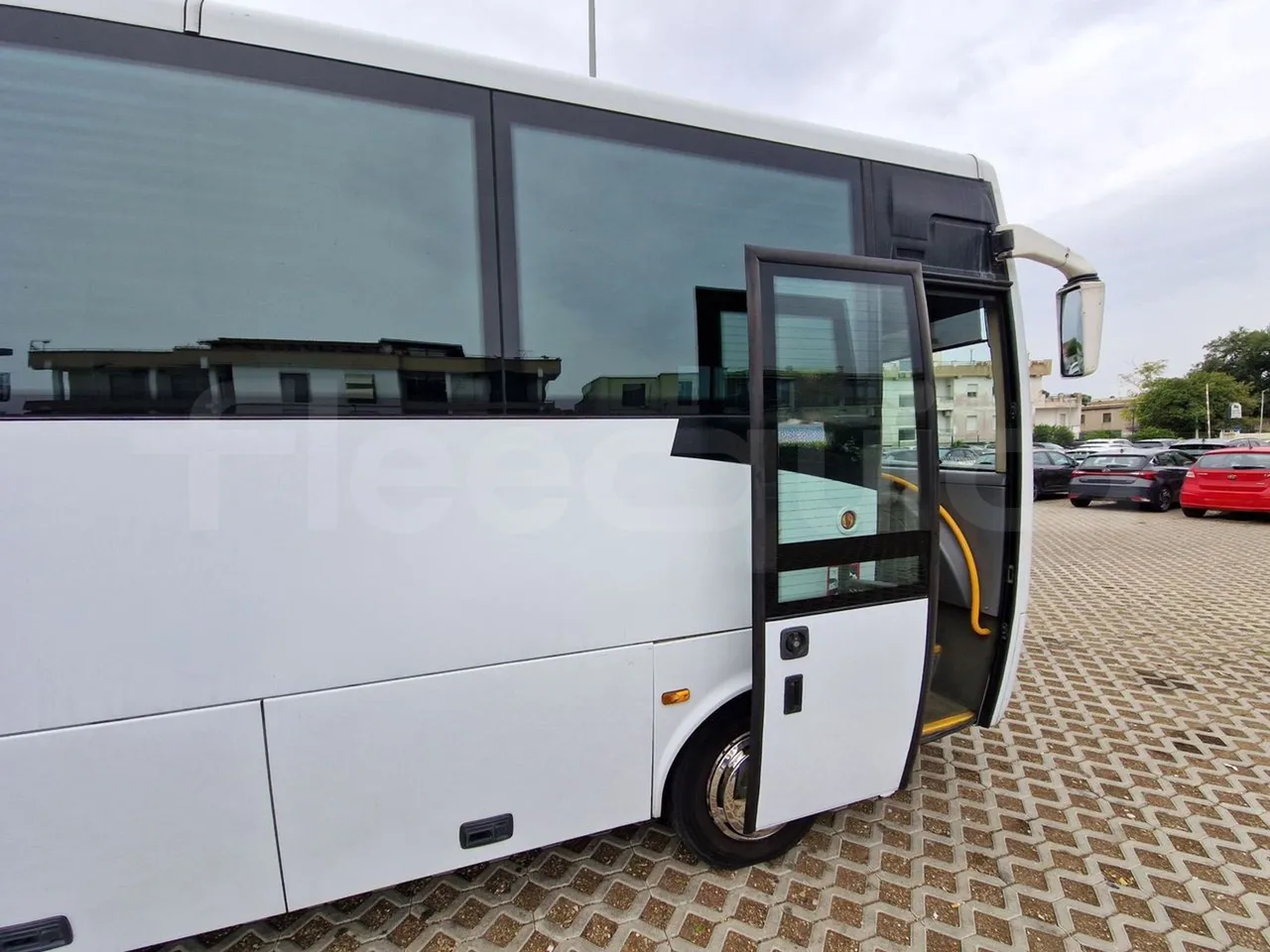 Isuzu Novo S801 - Euro5 - 140kw - 7.270mt - platform open photo