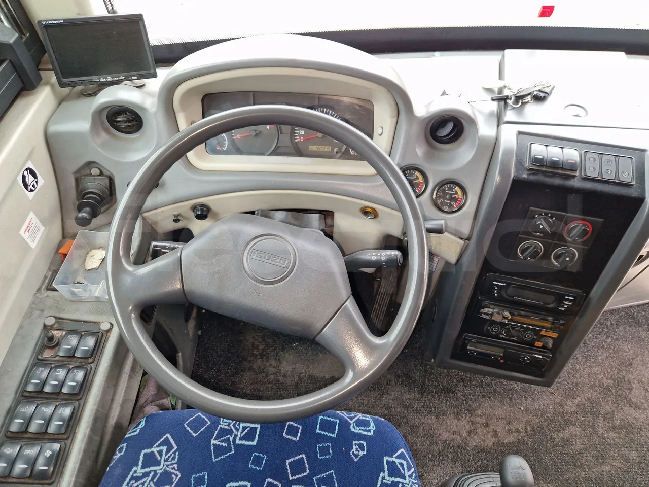 Isuzu Novo S801 - Euro5 - 140kw - 7.270mt - steering wheel photo