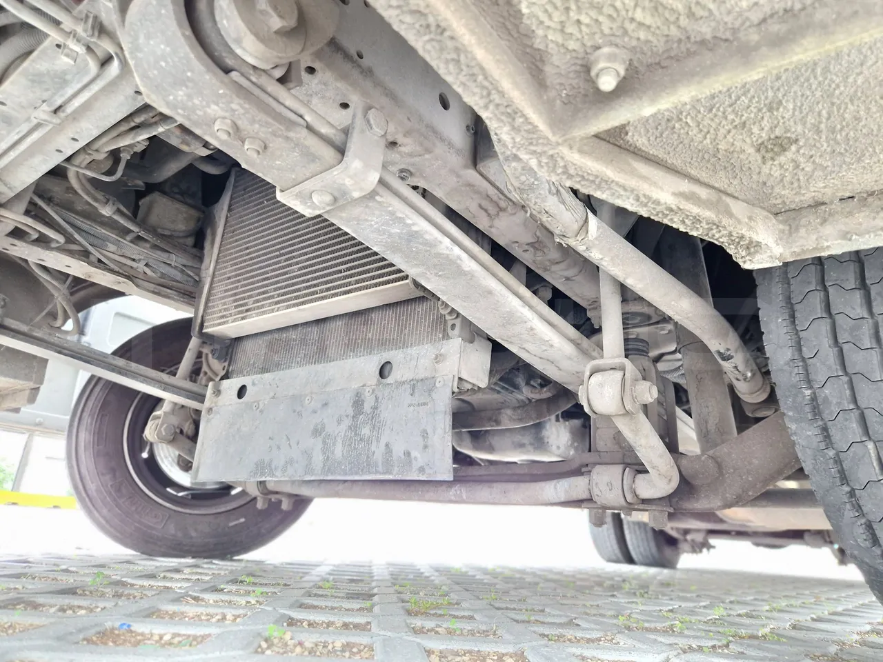 Isuzu Novo S801 - Euro5 - 140kw - 7.270mt - front axle central
