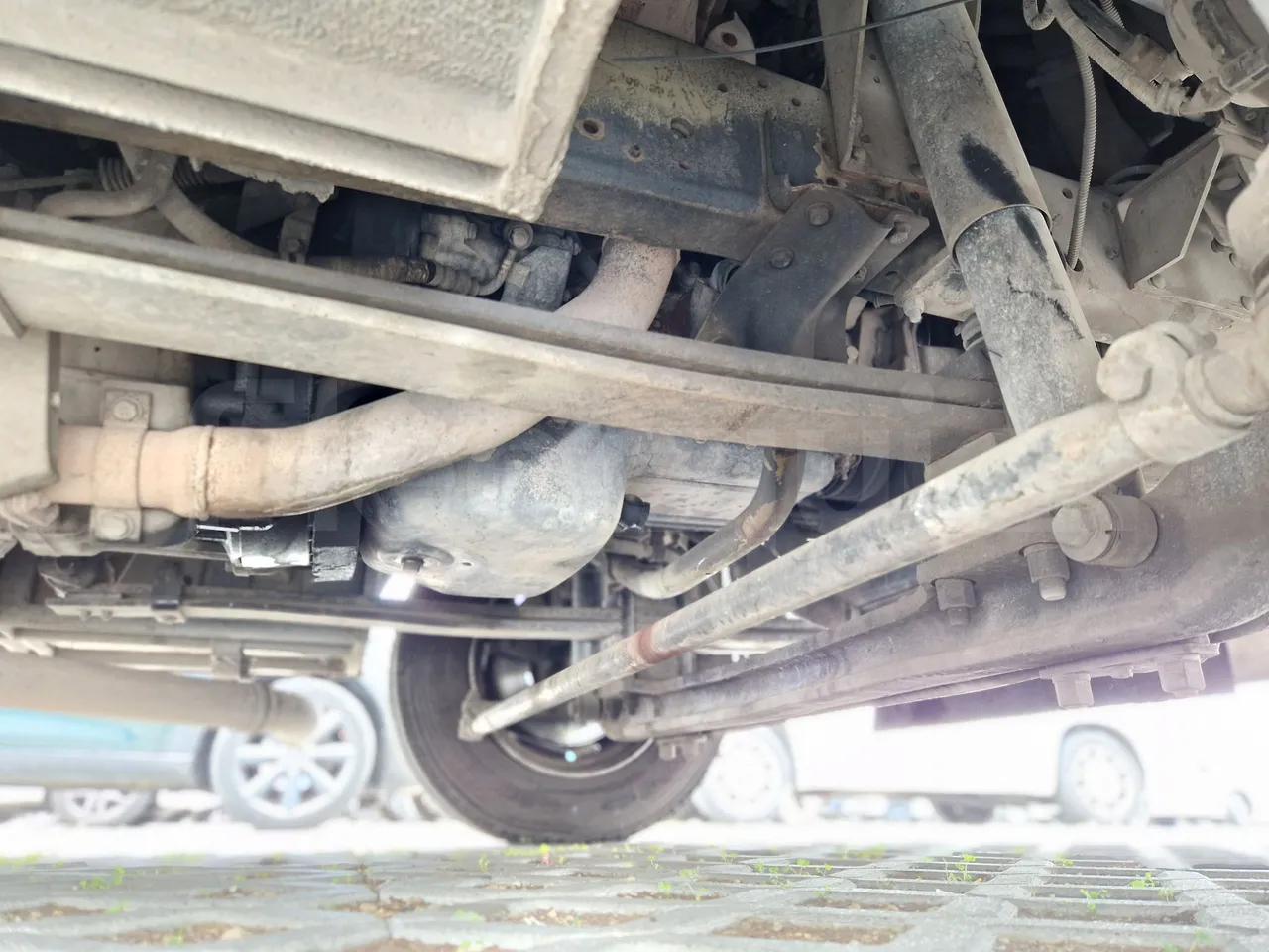 Isuzu Novo S801 - Euro5 - 140kw - 7.270mt - front axle left side